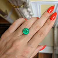 4.86 Ct. Emerald from Ethiopia Life Style