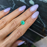 1.00 Ct. Emerald from Brazil Life Style
