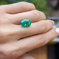 3.90 Ct. Emerald from Colombia Life Style
