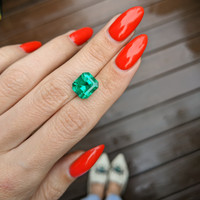4.51 Ct. Emerald from Colombia Life Style