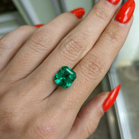 4.51 Ct. Emerald from Colombia Life Style
