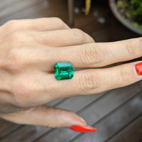 5.36 Ct. Emerald from Colombia Life Style