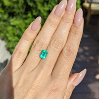 1.92 Ct. Emerald from Colombia Life Style