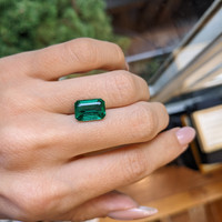 3.92 Ct. Emerald from Zambia Life Style