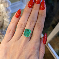 7.79 Ct. Cabochon Emerald from Colombia Life Style