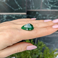 17.52 Ct. Emerald from Brazil Life Style