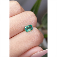 0.94 Ct. Emerald from Zambia Life Style