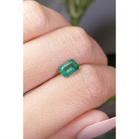 0.94 Ct. Emerald from Zambia Life Style