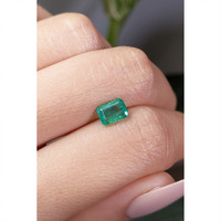 1.08 Ct. Emerald from Zambia Life Style