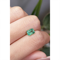 1.09 Ct. Emerald from Zambia Life Style