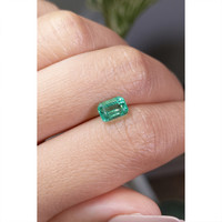 1.25 Ct. Emerald from Zambia Life Style