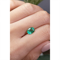 1.23 Ct. Emerald from Colombia Life Style