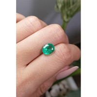 2.04 Ct. Emerald from Colombia Life Style
