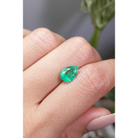 1.47 Ct. Emerald from Colombia Life Style