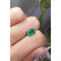 1.43 Ct. Emerald from Zambia Life Style