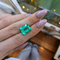 7.30 Ct. Emerald from Zambia Life Style