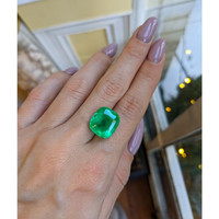 11.10 Ct. Emerald from Colombia Life Style