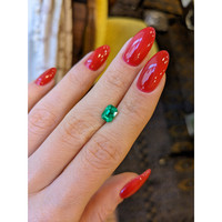 1.14 Ct. Emerald from Colombia Life Style