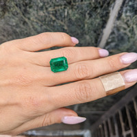 9.94 Ct. Emerald from Zambia Life Style