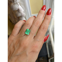 3.31 Ct. Emerald from Russia Life Style