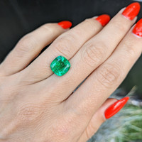 3.22 Ct. Emerald from Zambia Life Style