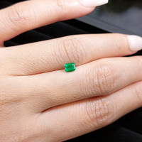 0.32 Ct. Emerald from Colombia Life Style