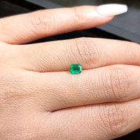 0.43 Ct. Emerald from Colombia Life Style