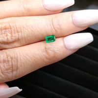 0.38 Ct. Emerald from Colombia Life Style