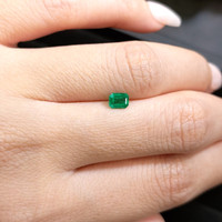 0.38 Ct. Emerald from Colombia Life Style