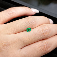 0.32 Ct. Emerald from Colombia Life Style