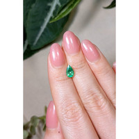 0.80 Ct. Emerald from Colombia Life Style