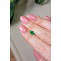 0.57 Ct. Emerald from Colombia Life Style