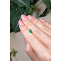 0.62 Ct. Emerald from Colombia Life Style