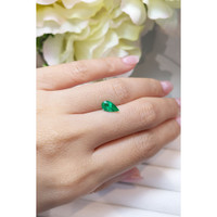 0.76 Ct. Emerald from Colombia Life Style