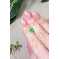 0.78 Ct. Emerald from Colombia Life Style