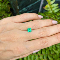 0.78 Ct. Emerald from Colombia Life Style