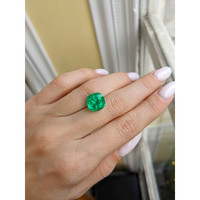 5.56 Ct. Emerald from Colombia Life Style