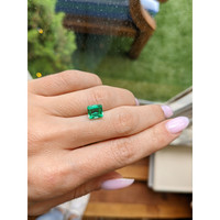 1.92 Ct. Emerald from Colombia Life Style