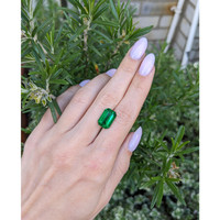 5.34 Ct. Emerald from Zambia Life Style