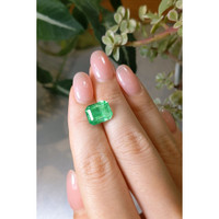 5.07 Ct. Emerald from Colombia Life Style