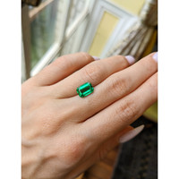 2.28 Ct. Emerald from Zambia Life Style