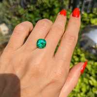2.74 Ct. Emerald from Colombia Life Style