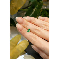 0.70 Ct. Emerald from Russia Life Style
