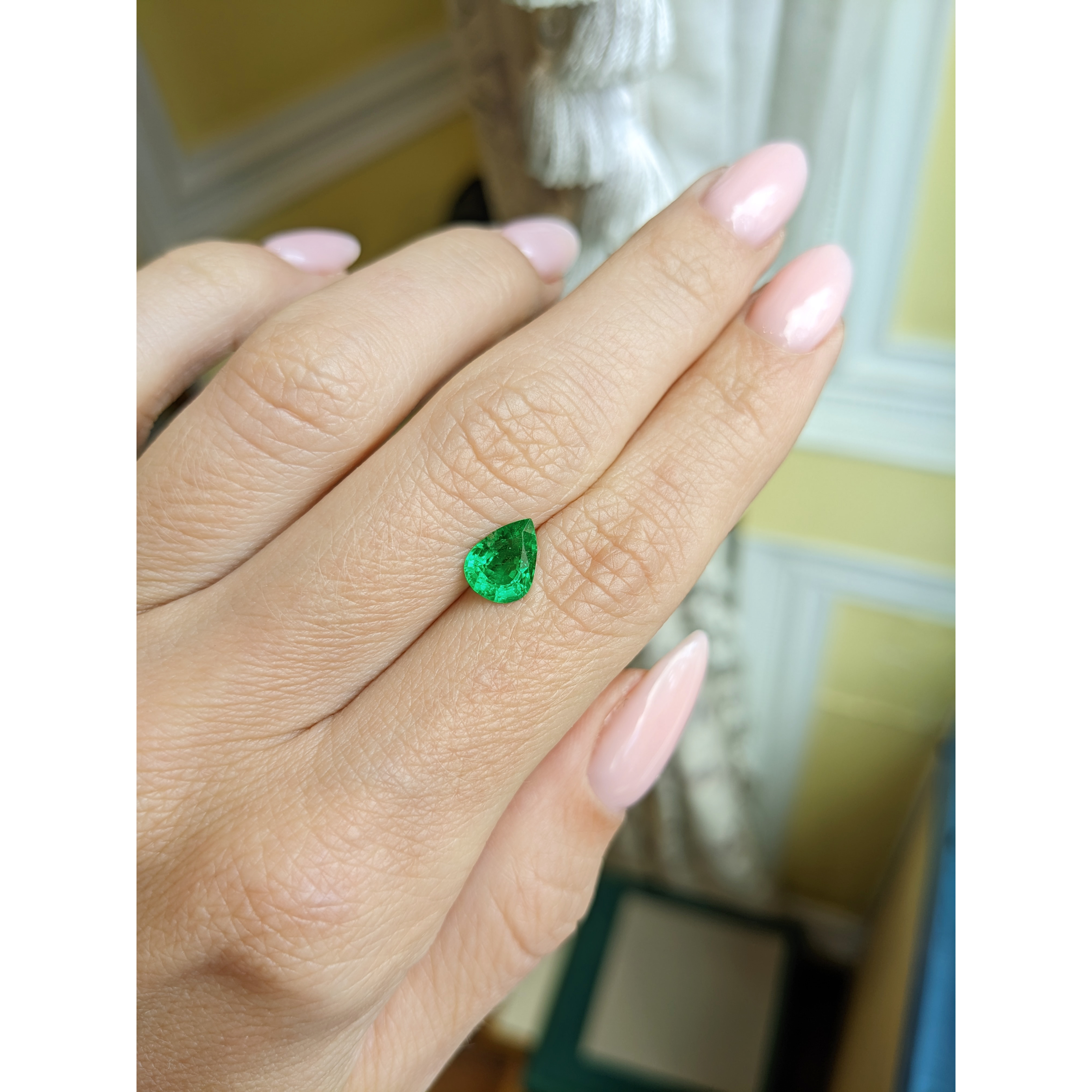 Zambian Emerald, Pear Cut , For Rings And Jewelry Size, Loose sale Gemstone - 1.90 carats