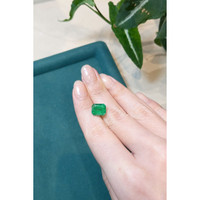 3.77 Ct. Emerald from Ethiopia Life Style