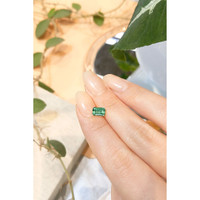 0.82 Ct. Emerald from Russia Life Style