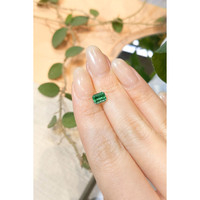 0.82 Ct. Emerald from Russia Life Style