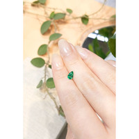 0.50 Ct. Emerald from Russia Life Style