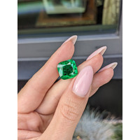 9.91 Ct. Emerald from Afghanistan Life Style