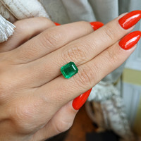 2.67 Ct. Emerald from Zambia Life Style